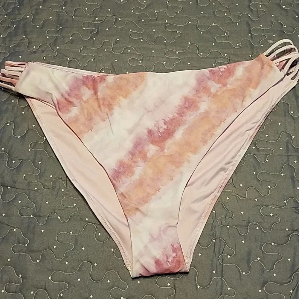 Forever 21 plus swim bottom size 3X NWOT